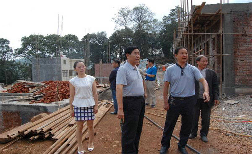 周云锋到得禄乡检查指导脱贫攻坚工作