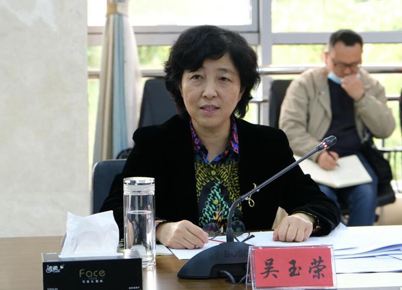 吴玉荣在讲话时指出,开展惠民惠农财政补贴资金"一卡通"专项治理,是