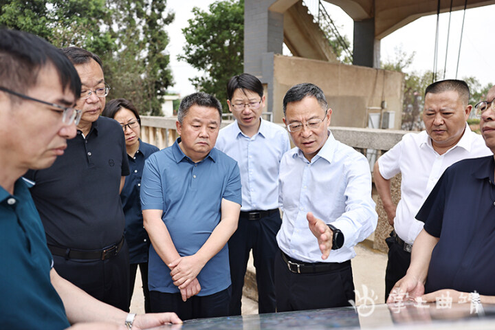 李石松领题调研统筹发展和安全、全面防范化解重大风险时强调：坚持问题导向强化系统思维以高水平安全保障高质量发展